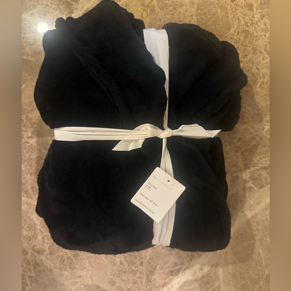 NWT Pottery Barn plush robe